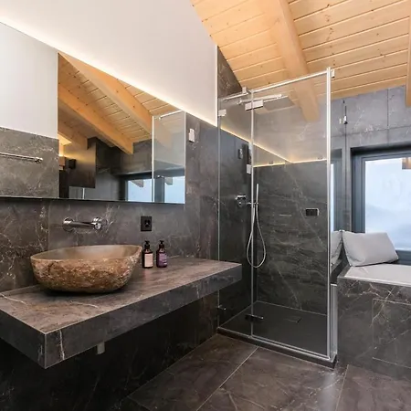 Luxury With Panoramic Views, Sauna, Hot Tub & Cinema