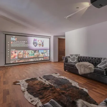 Luxury With Panoramic Views, Sauna, Hot Tub & Cinema Σαλέ *