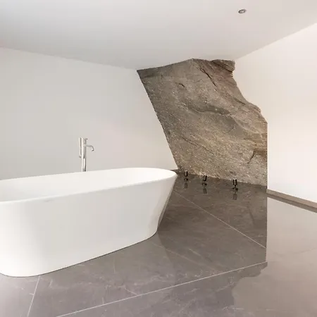 Luxury With Panoramic Views, Sauna, Hot Tub & Cinema