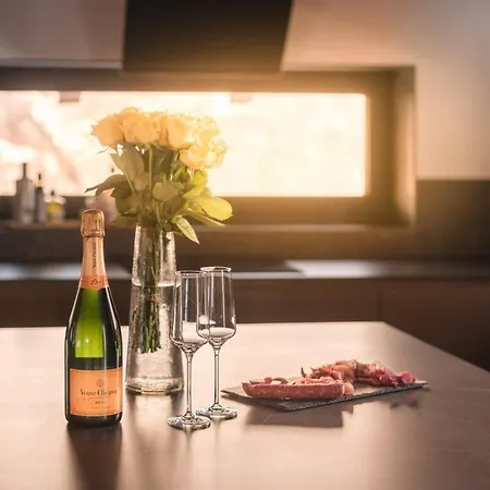 Luxury With Panoramic Views, Sauna, Hot Tub & Cinema