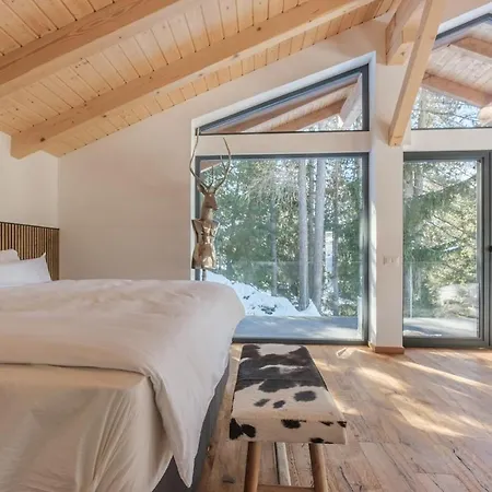 Luxury With Panoramic Views, Sauna, Hot Tub & Cinema