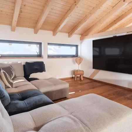 Luxury With Panoramic Views, Sauna, Hot Tub & Cinema Σαλέ