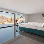 Luxury With Panoramic Views, Sauna, Hot Tub & Cinema