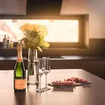 Luxury With Panoramic Views, Sauna, Hot Tub & Cinema