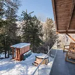 Chalet Luxury With Panoramic Views, Sauna, Hot Tub & Cinema *