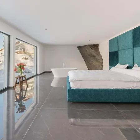 Luxury With Panoramic Views, Sauna, Hot Tub & Cinema * غراشن
